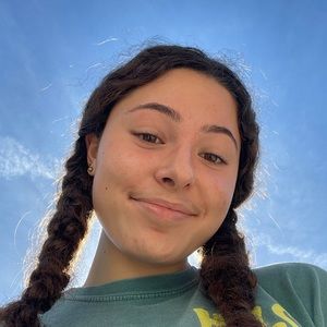 Meet your Posher, Kara grace